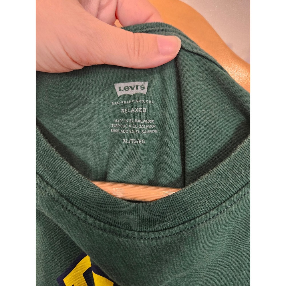 Levis T Shirt XL Green Relaxed Fit Mountain Graphic Arch Logo Short Sleeve Tee - Picture 3 of 7